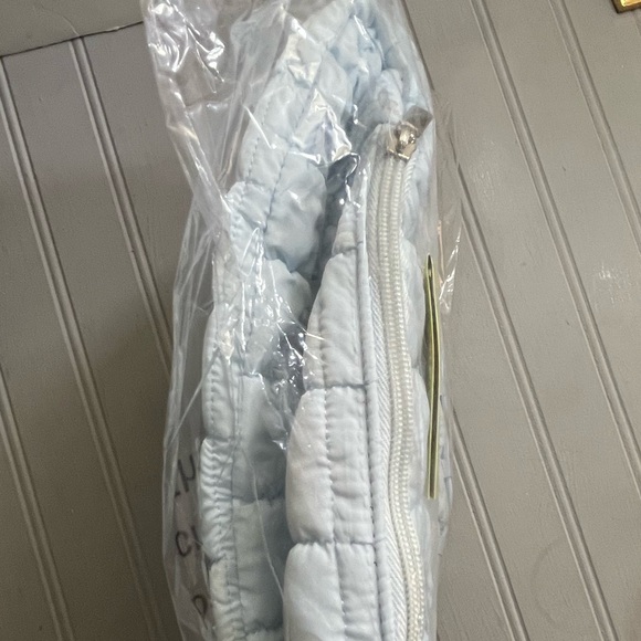 Pickle O Joe Quilted Sling Bag Dusty Gray Lightweight Adjustable Strap NWT - Picture 5 of 8